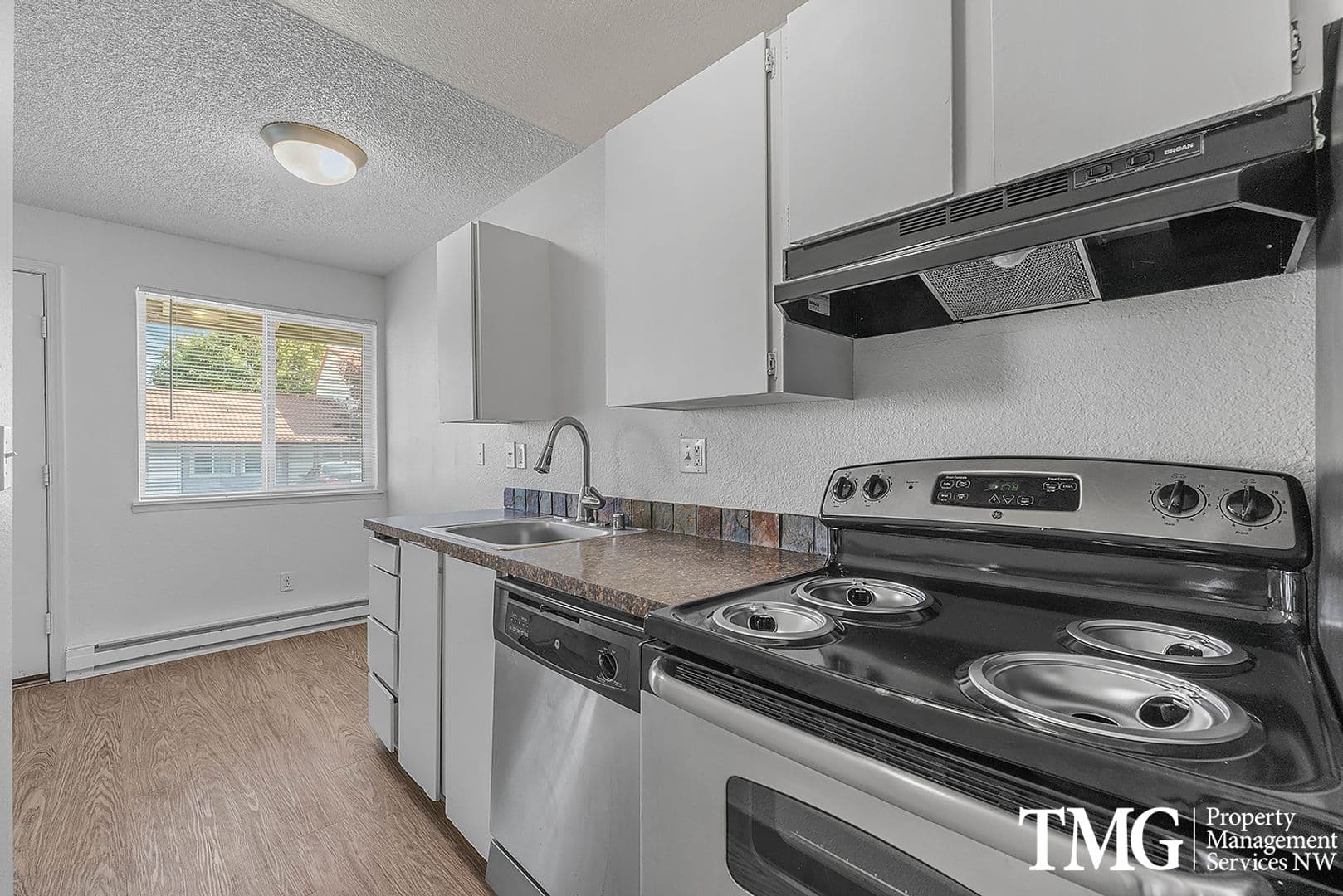 Kennewick Apartment: 803 S Olympia St
