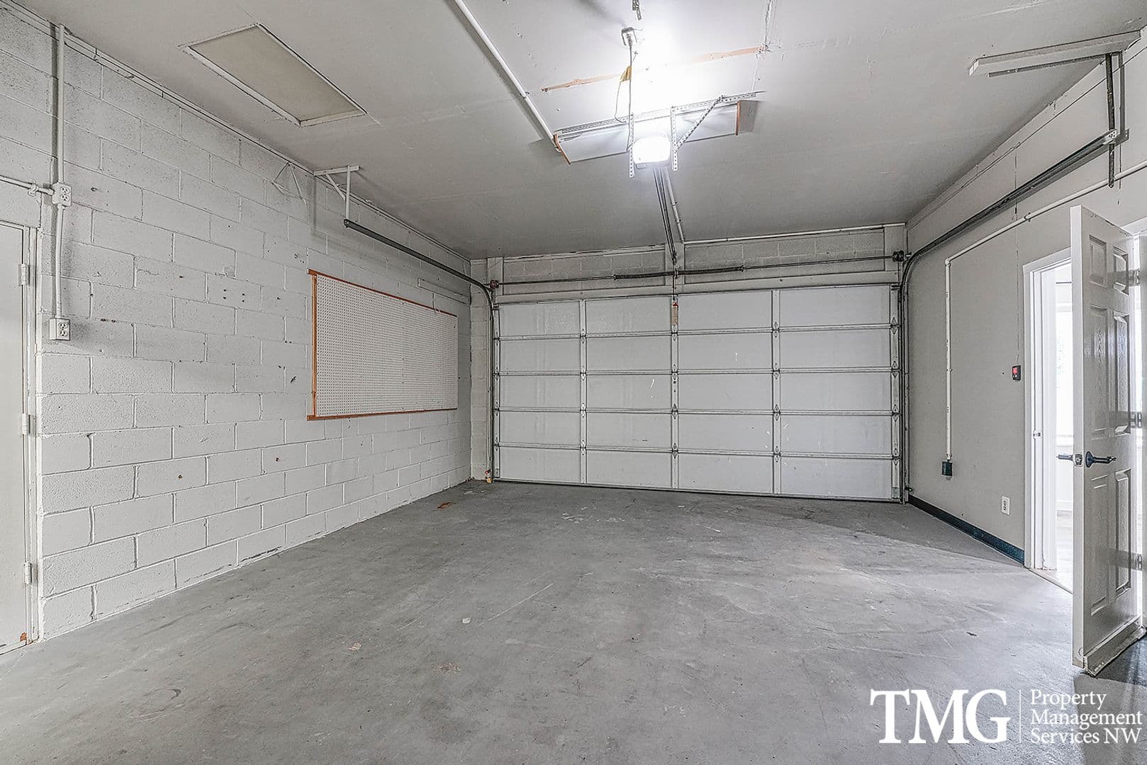Kennewick House: 312 S Kellogg Street #B