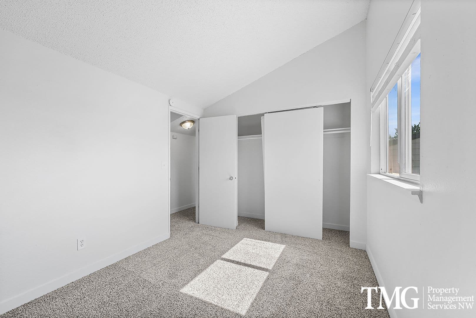 Kennewick Apartment: 803 S Olympia St