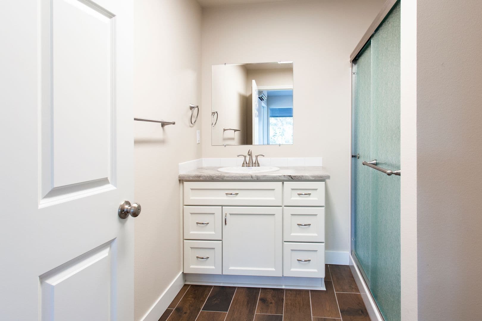 Kennewick Apartment: 5100 W Clearwater Ave