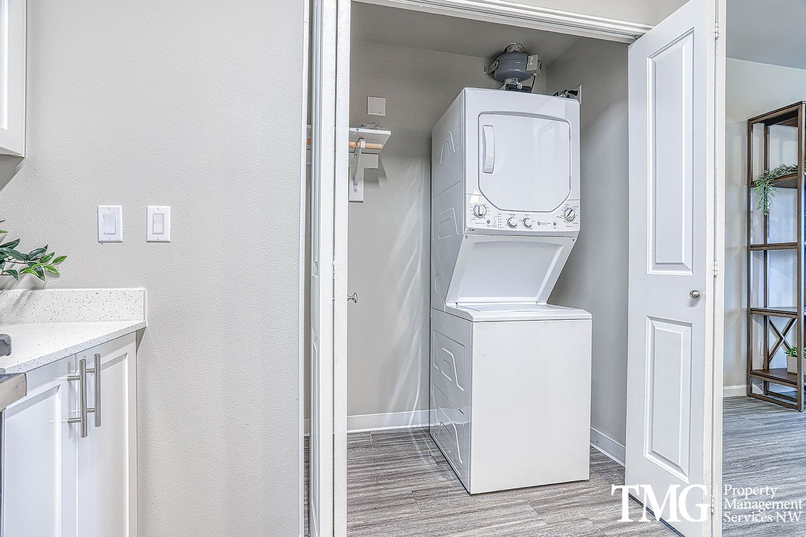 Ridgefield Apartment: 540 S Royle Rd