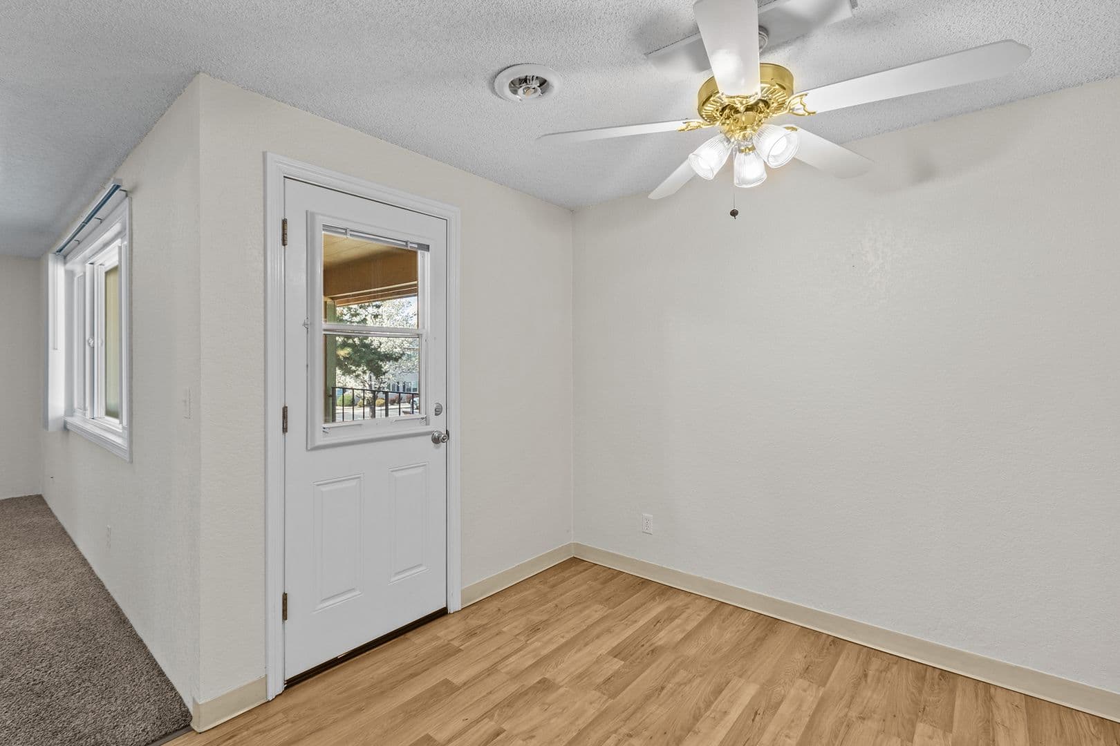 Richland Apartment: 850 Aaron Drive