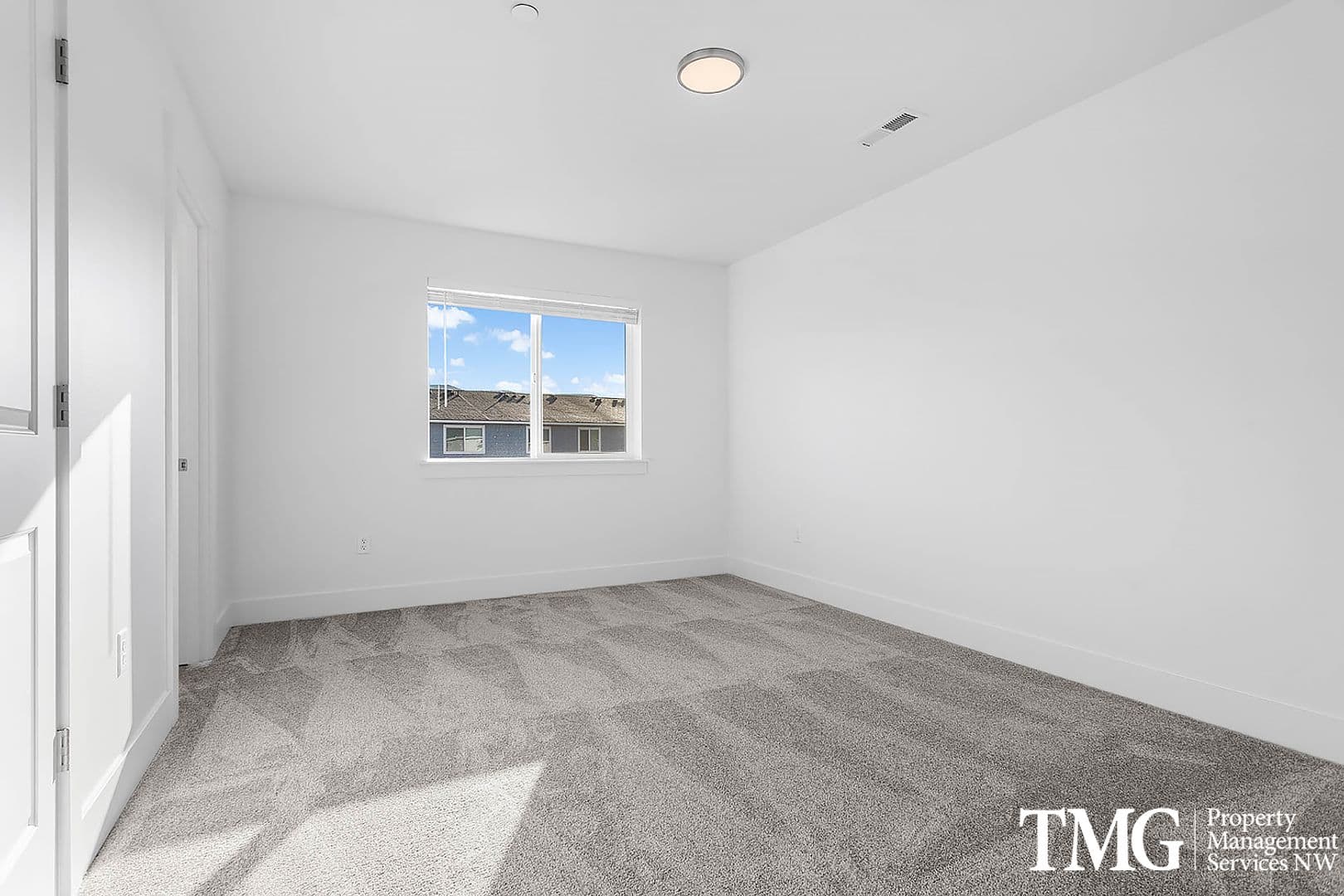 West Richland Townhome: 977 Creer Way - E-114
