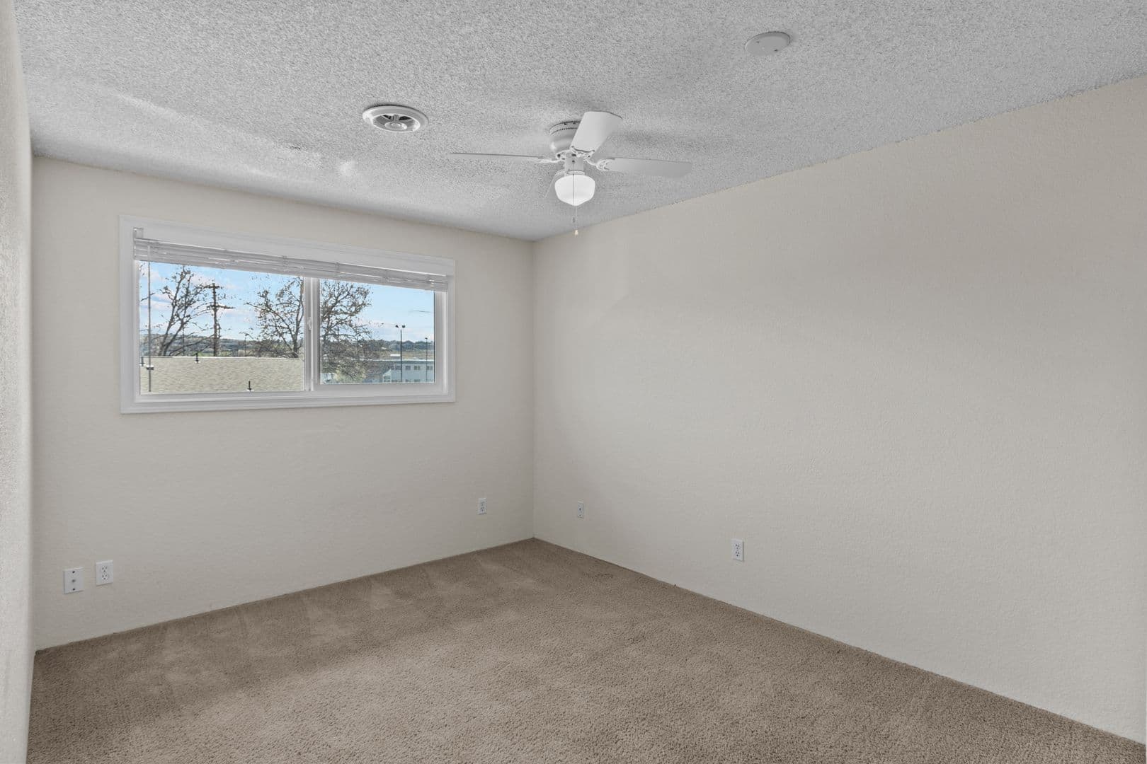 Richland Apartment: 850 Aaron Drive
