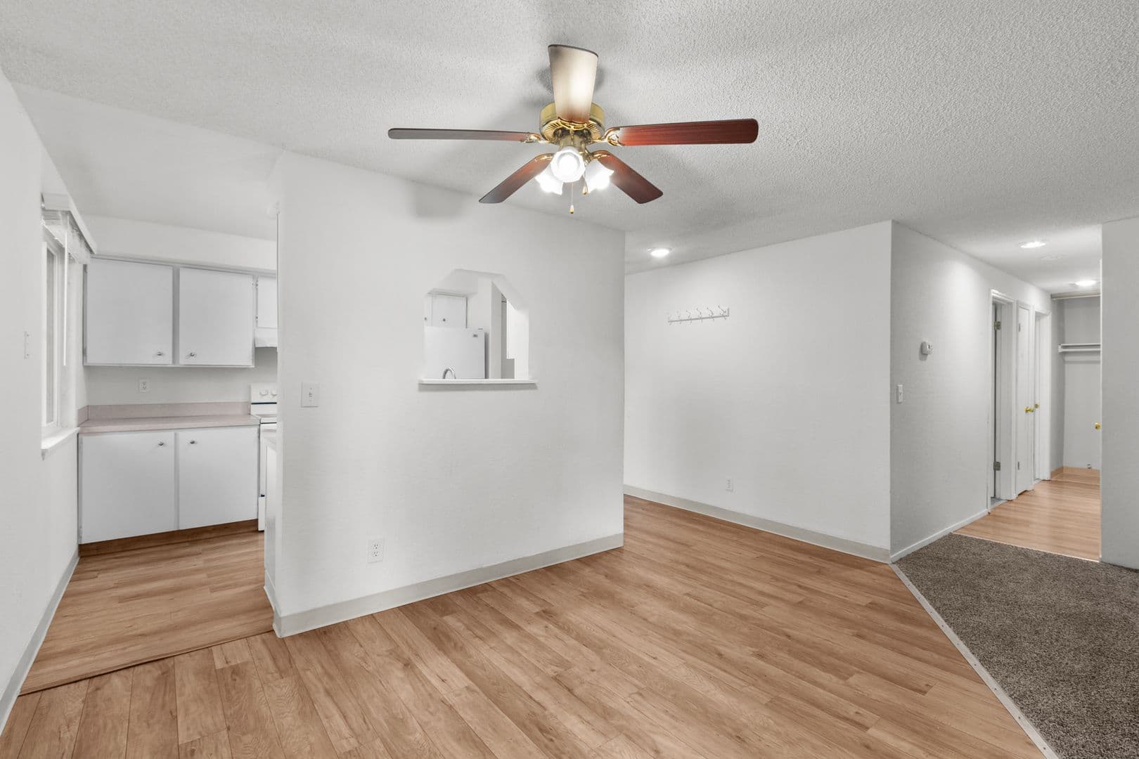 Richland Apartment: 850 Aaron Drive