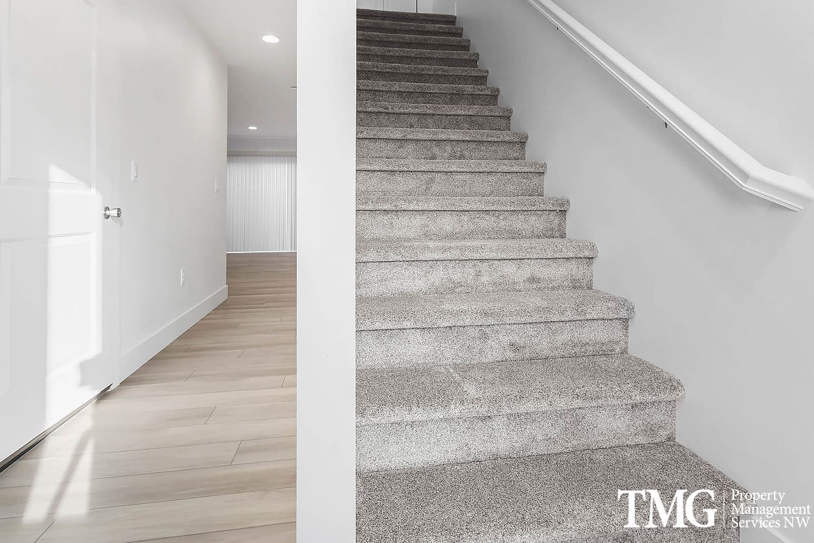 West Richland Townhome: 977 Creer Way - E-114