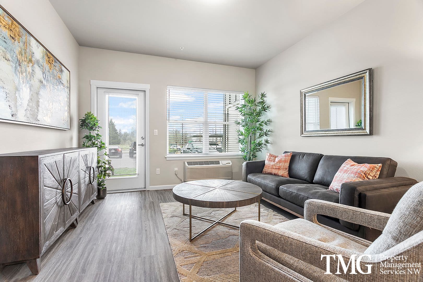 Ridgefield Apartment: 544 S Royle Rd