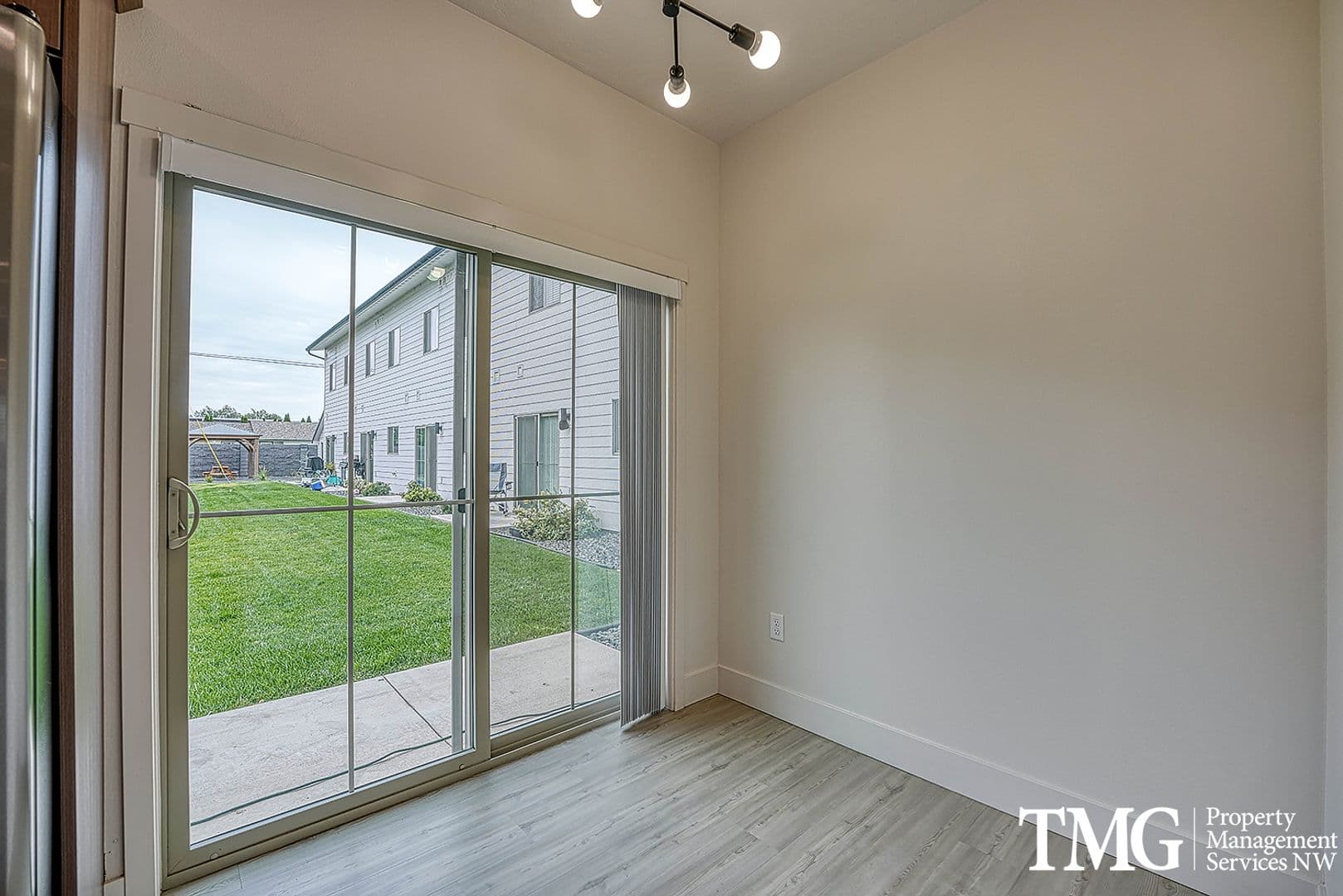 Kennewick Townhome: 718 N Volland St
