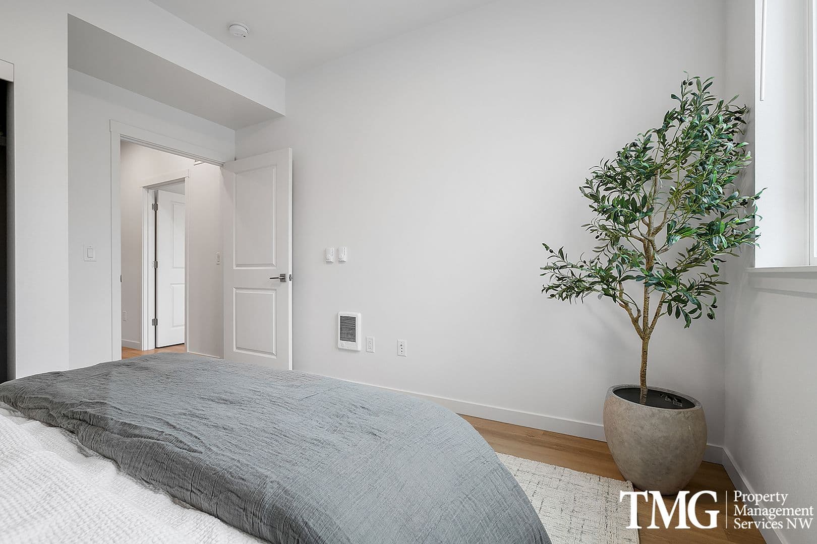 Vancouver Apartment: 12616 NE 116th Way