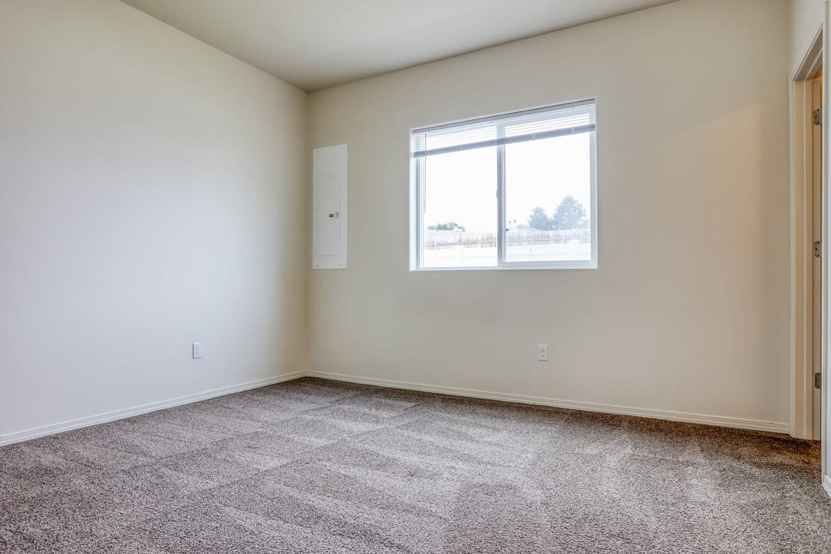 Kennewick Apartment: 3887 W 7th Ave