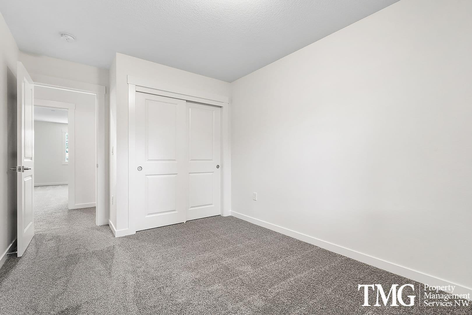 Vancouver Apartment: 5119 NE Saint James Road