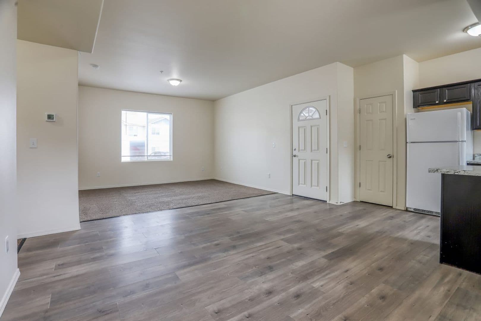 Kennewick Apartment: 3887 W 7th Ave