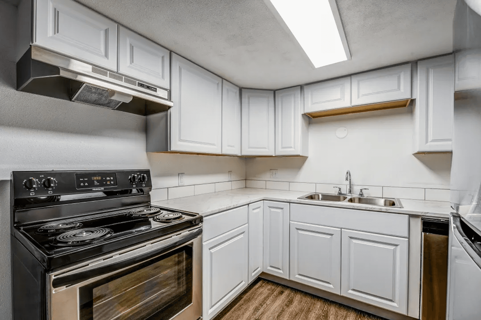Kennewick Apartment: 12 S Morain St