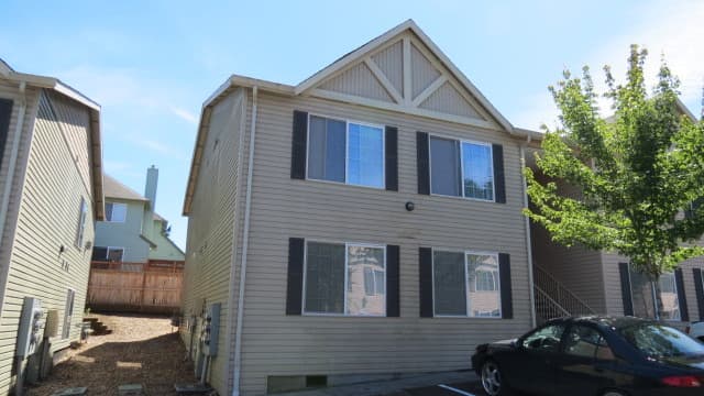 Vancouver Apartment: 5313 NE 68th Ave