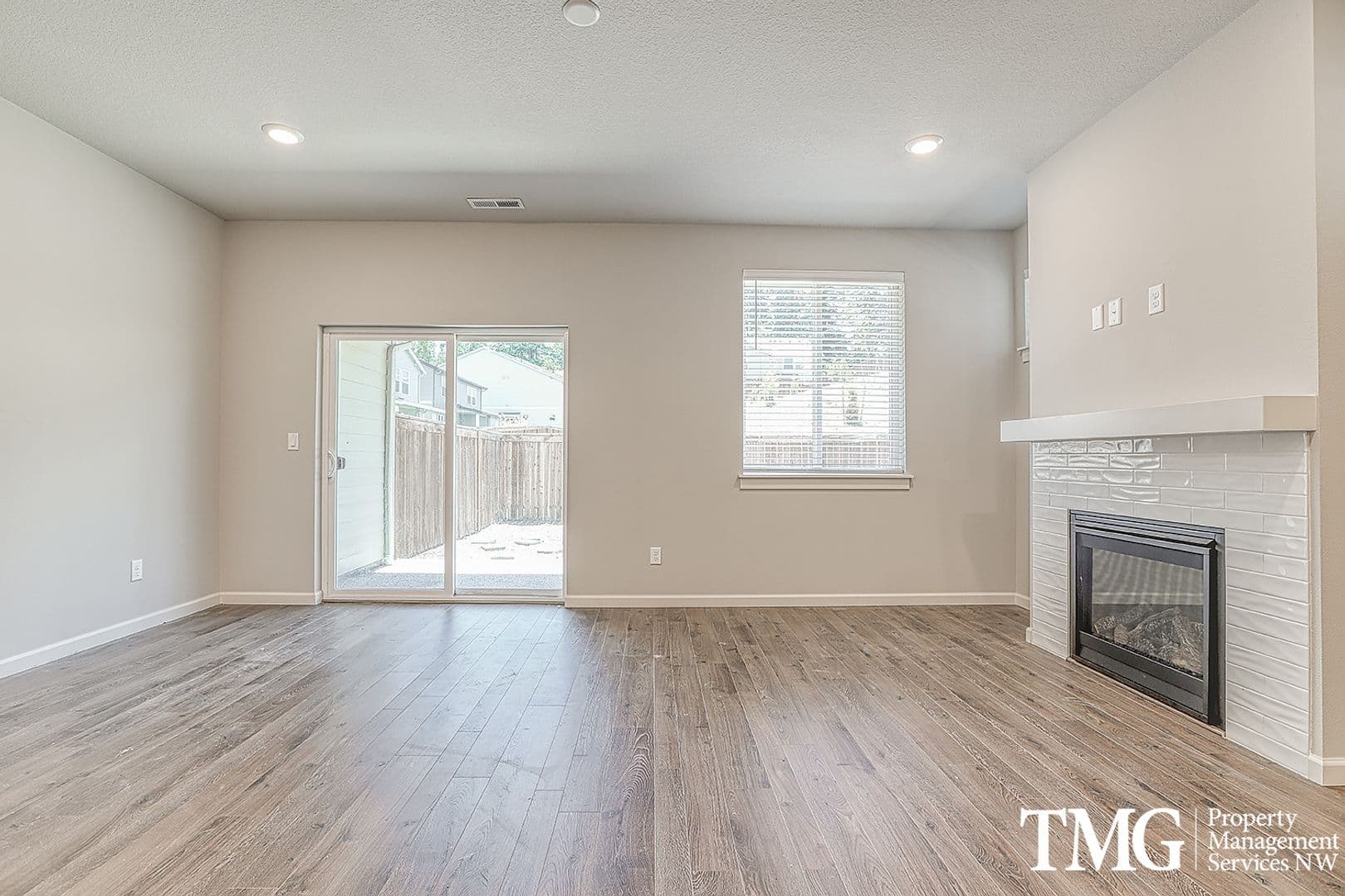 Ridgefield Townhome: 4231 S Waters Edge Way