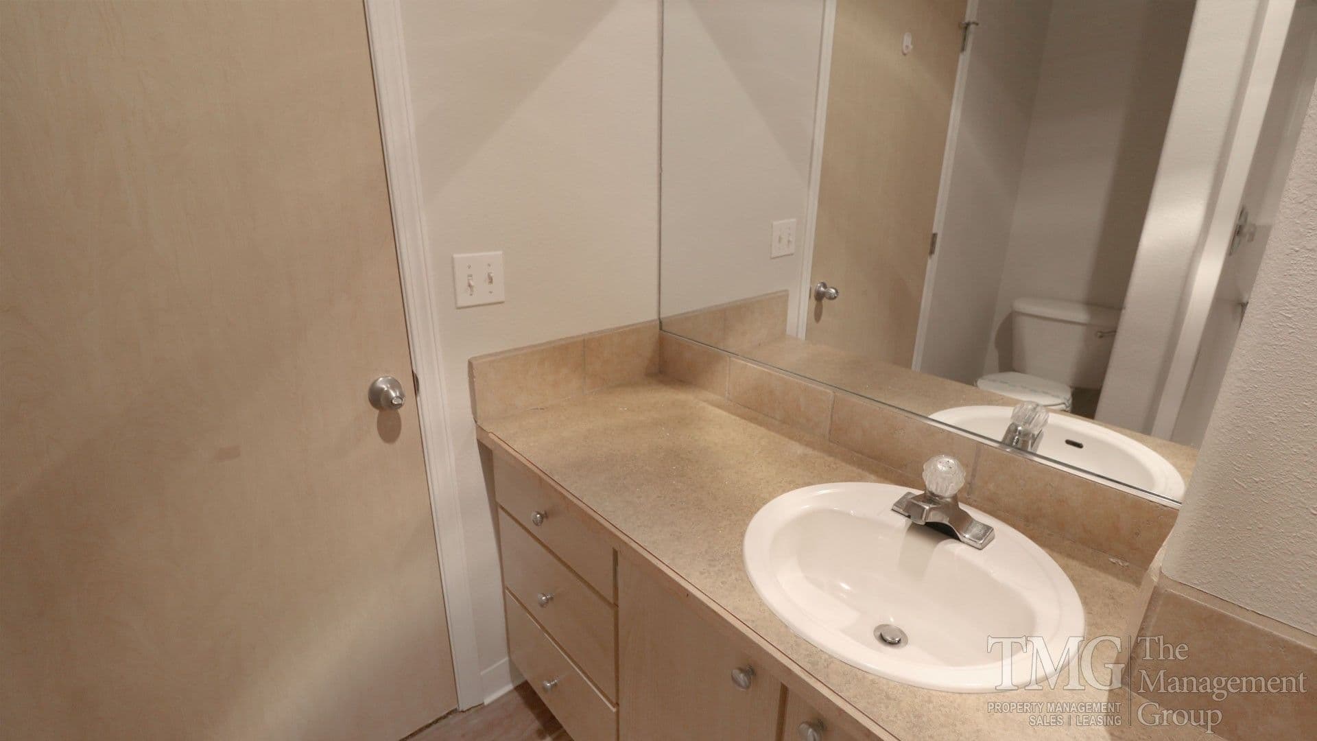 Vancouver Apartment: 5313 NE 68th Ave