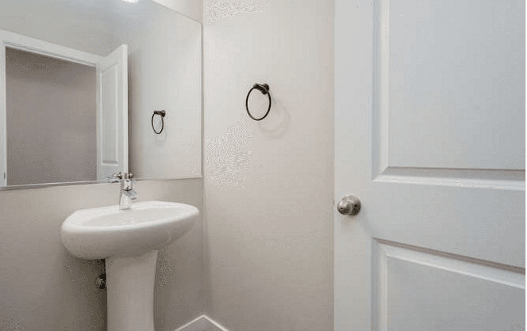 Vancouver House: 4910 NE 65th Court