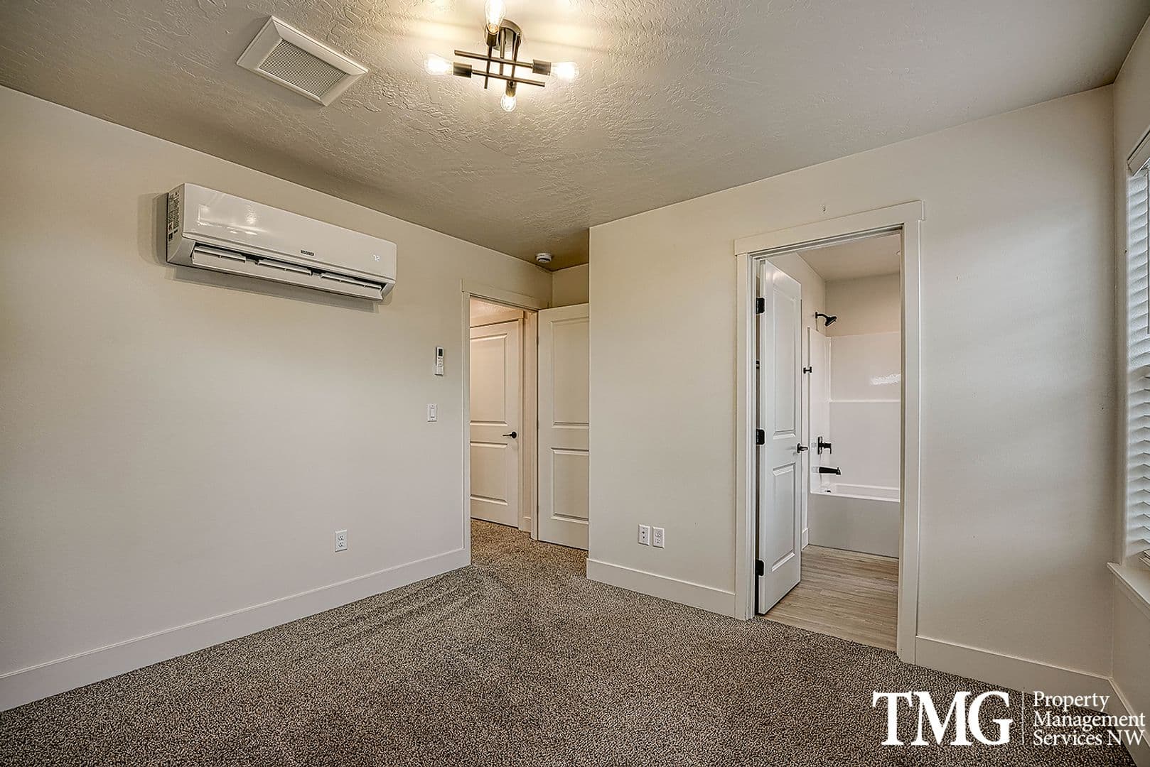 Kennewick Townhome: 718 N Volland St