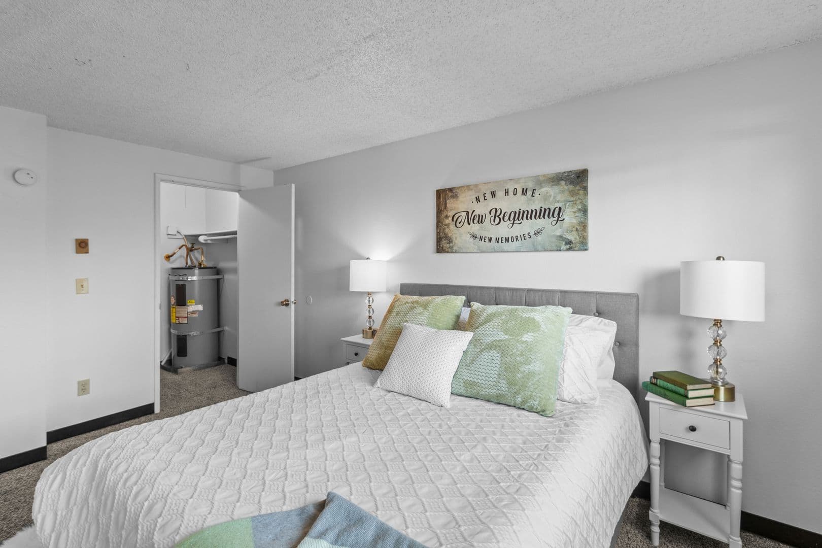 Kennewick Apartment: 445 N Volland St