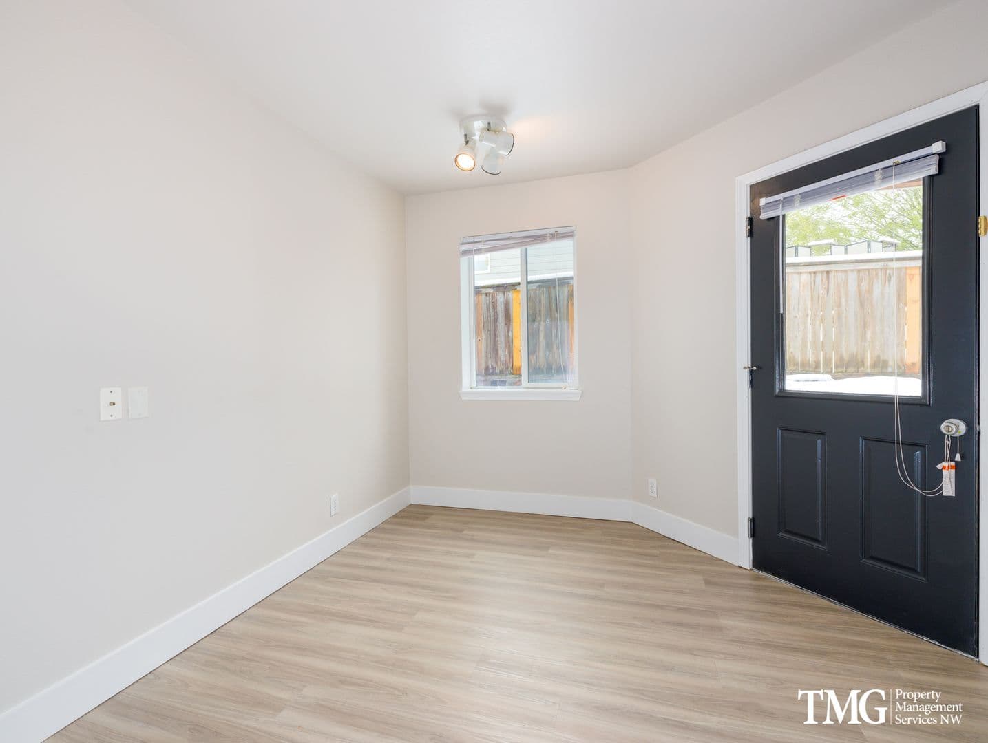 Vancouver Apartment: 5313 NE 68th Ave