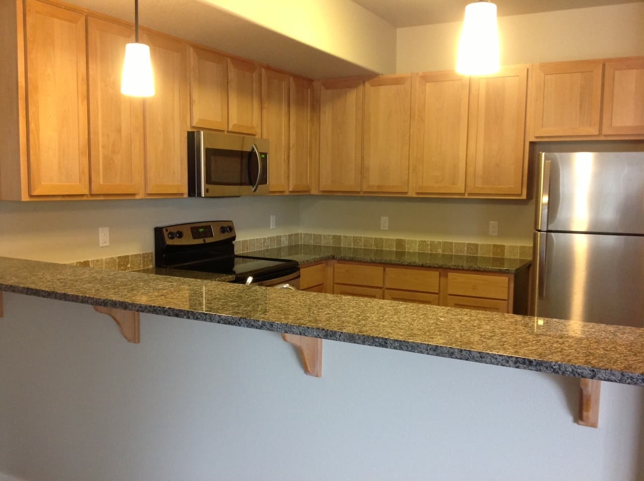 Vancouver Apartment: 608 NE 86th St