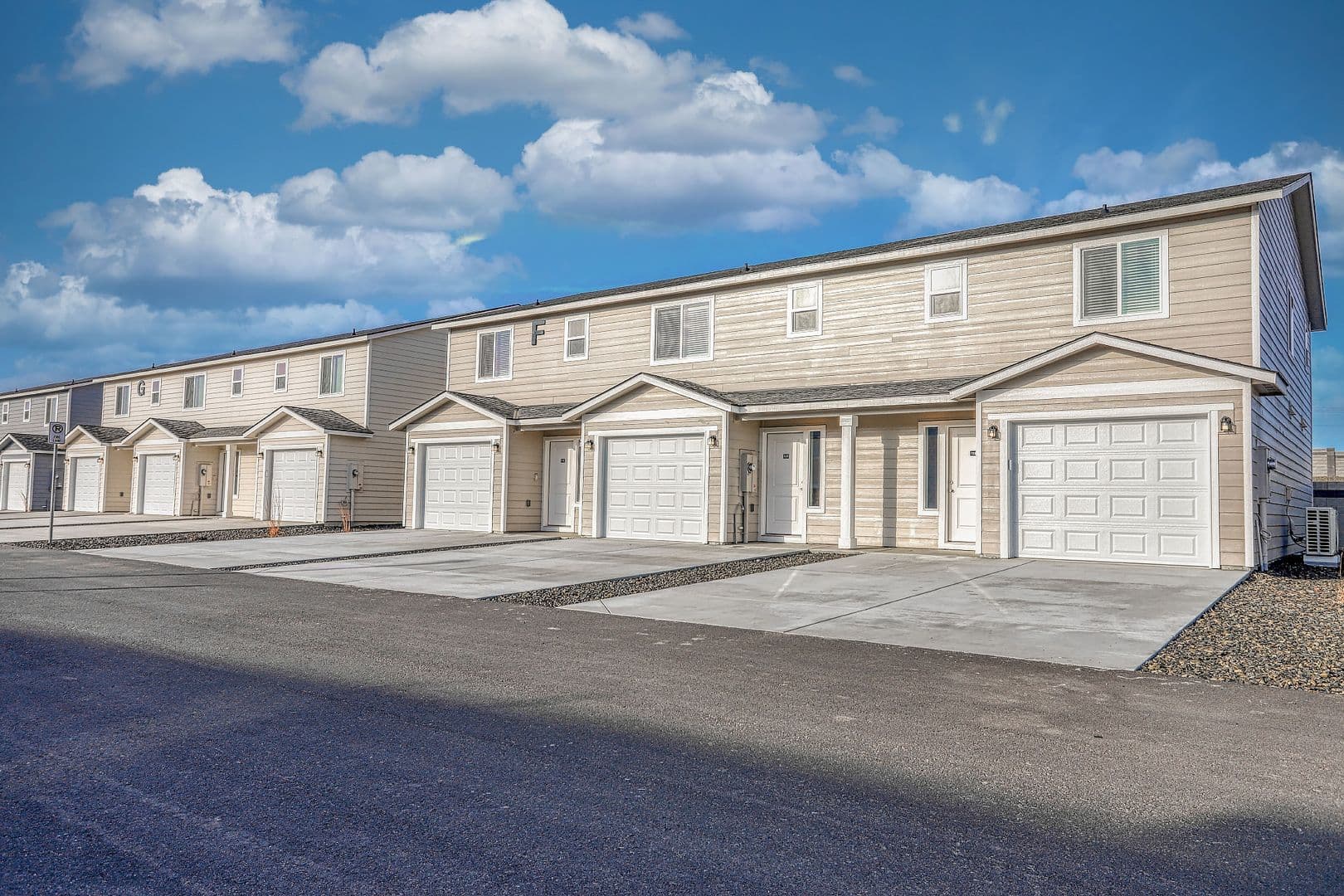 West Richland Townhome: 977 Creer Way - A-103
