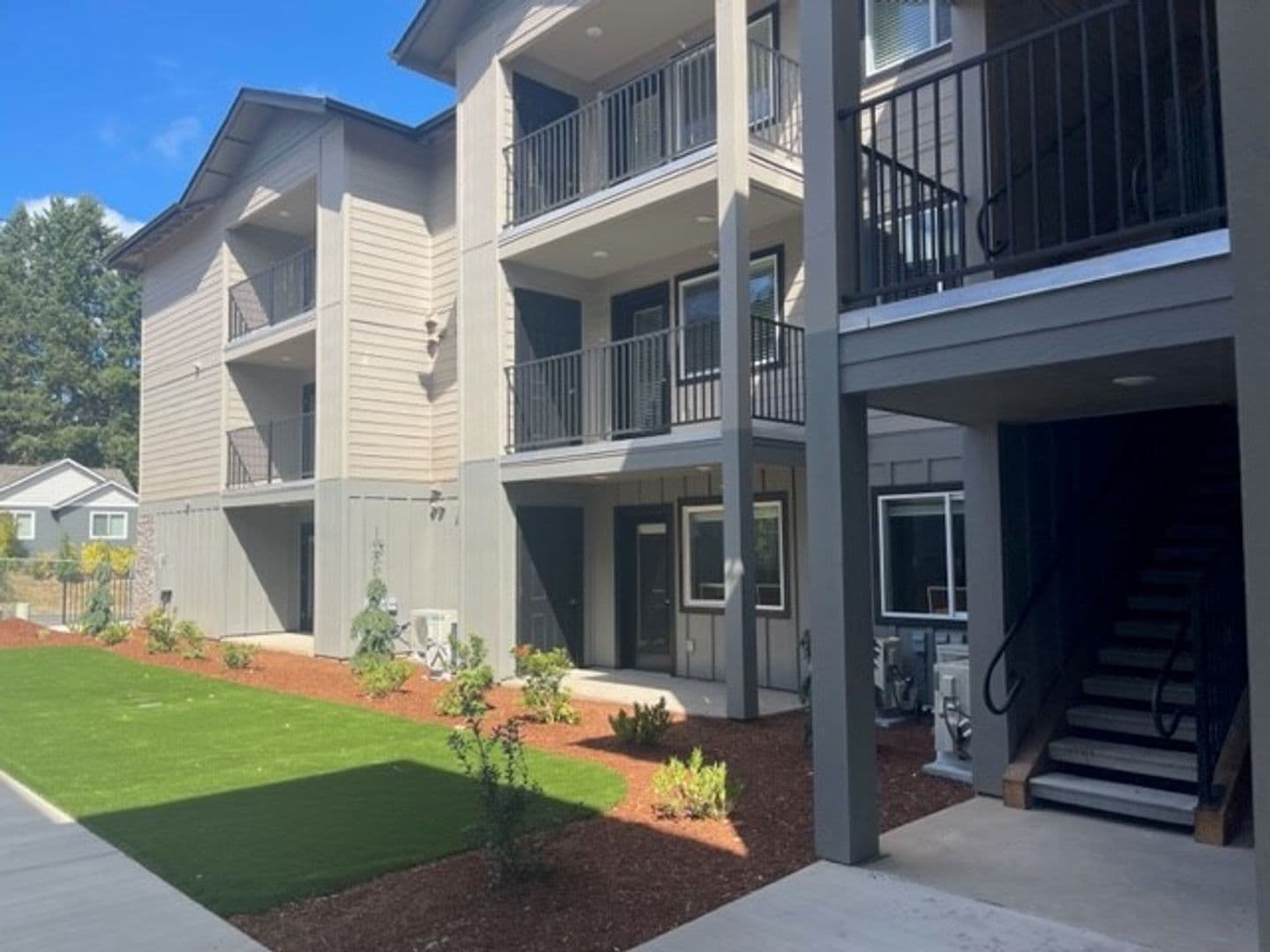 Vancouver Apartment: 9615 NE 25th Ave