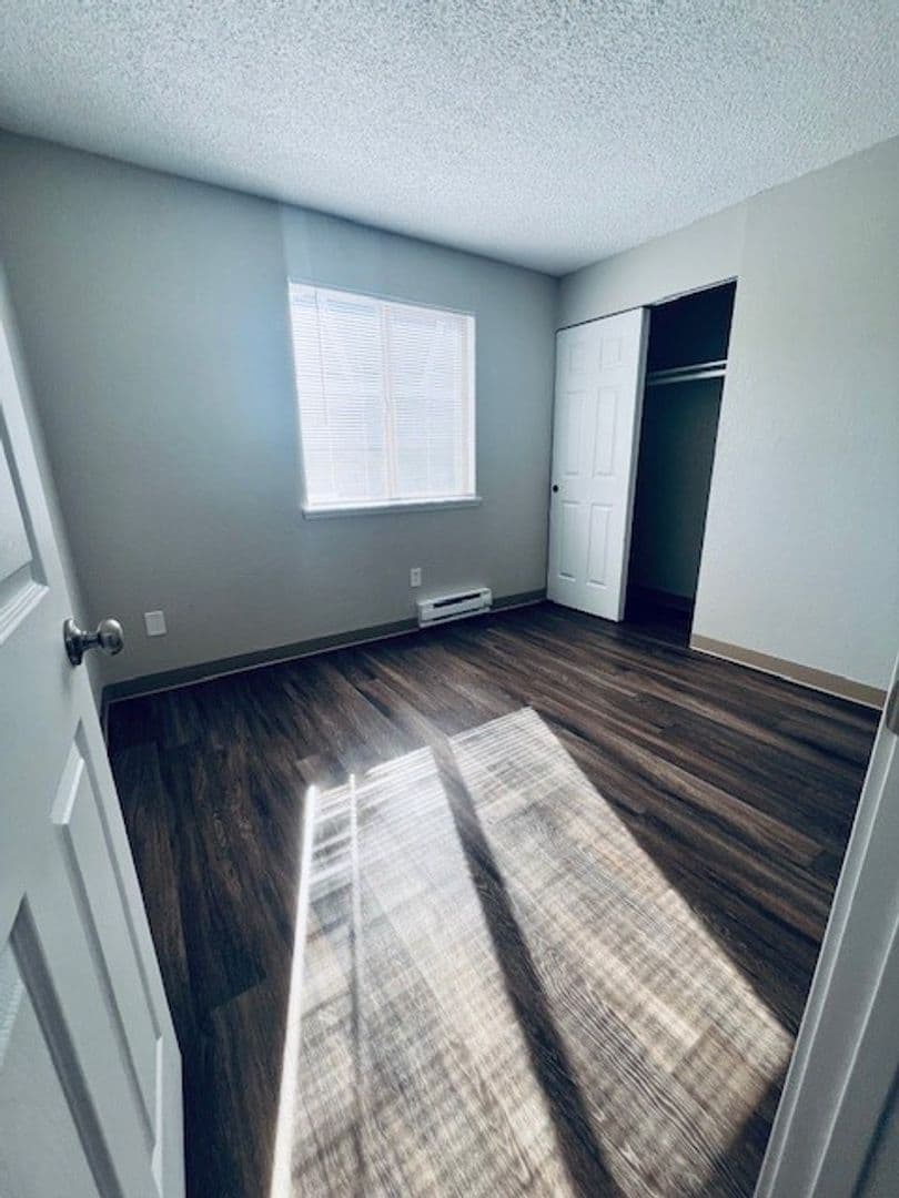 Richland Apartment: 200 Waldron