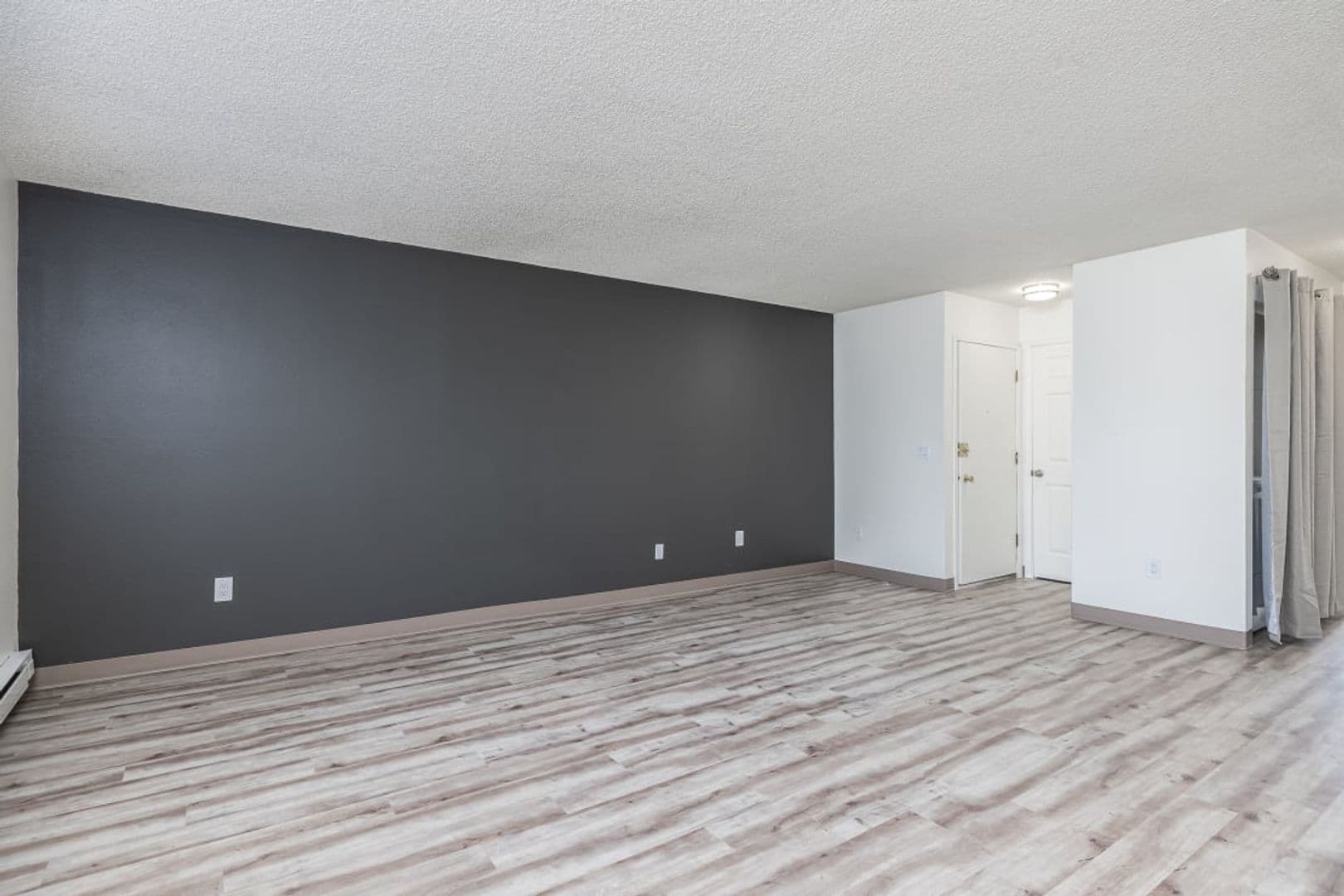 Kennewick Apartment: 3131 W Hood Ave