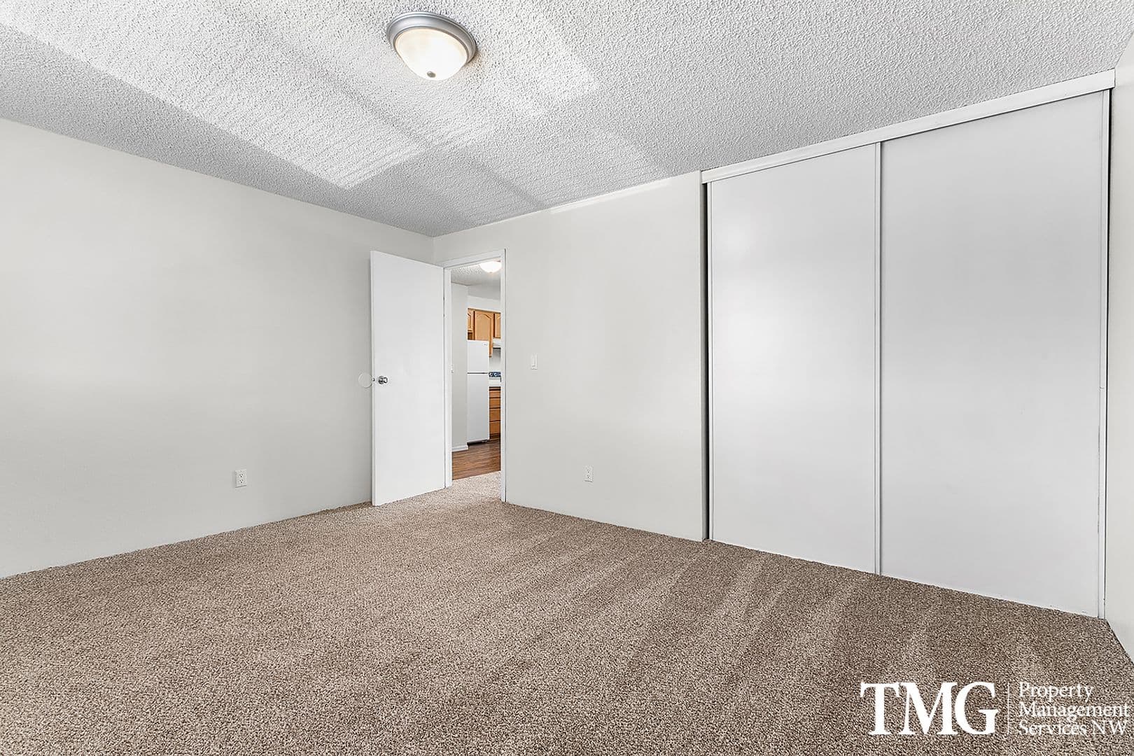 Kennewick Apartment: 440 N Volland