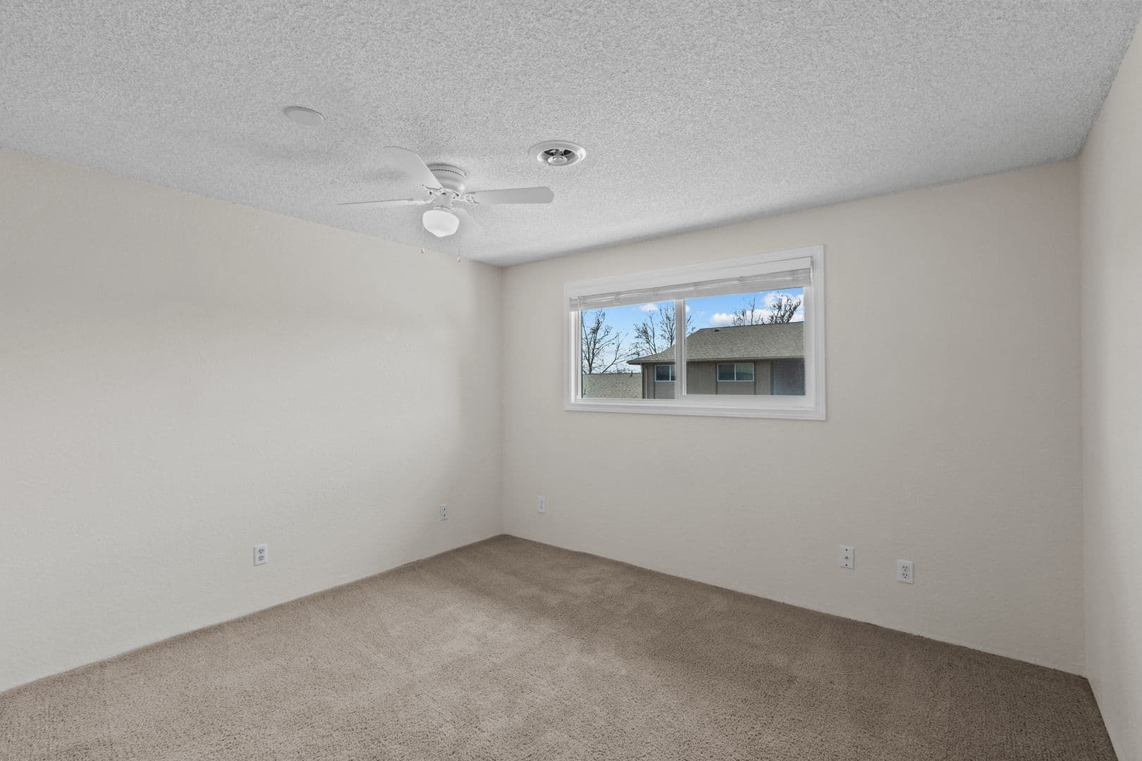 Richland Apartment: 850 Aaron Drive