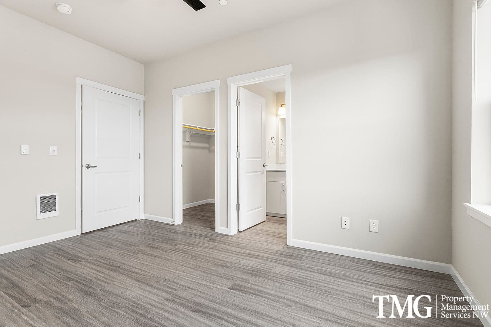 Ridgefield Apartment: 544 S Royle Rd
