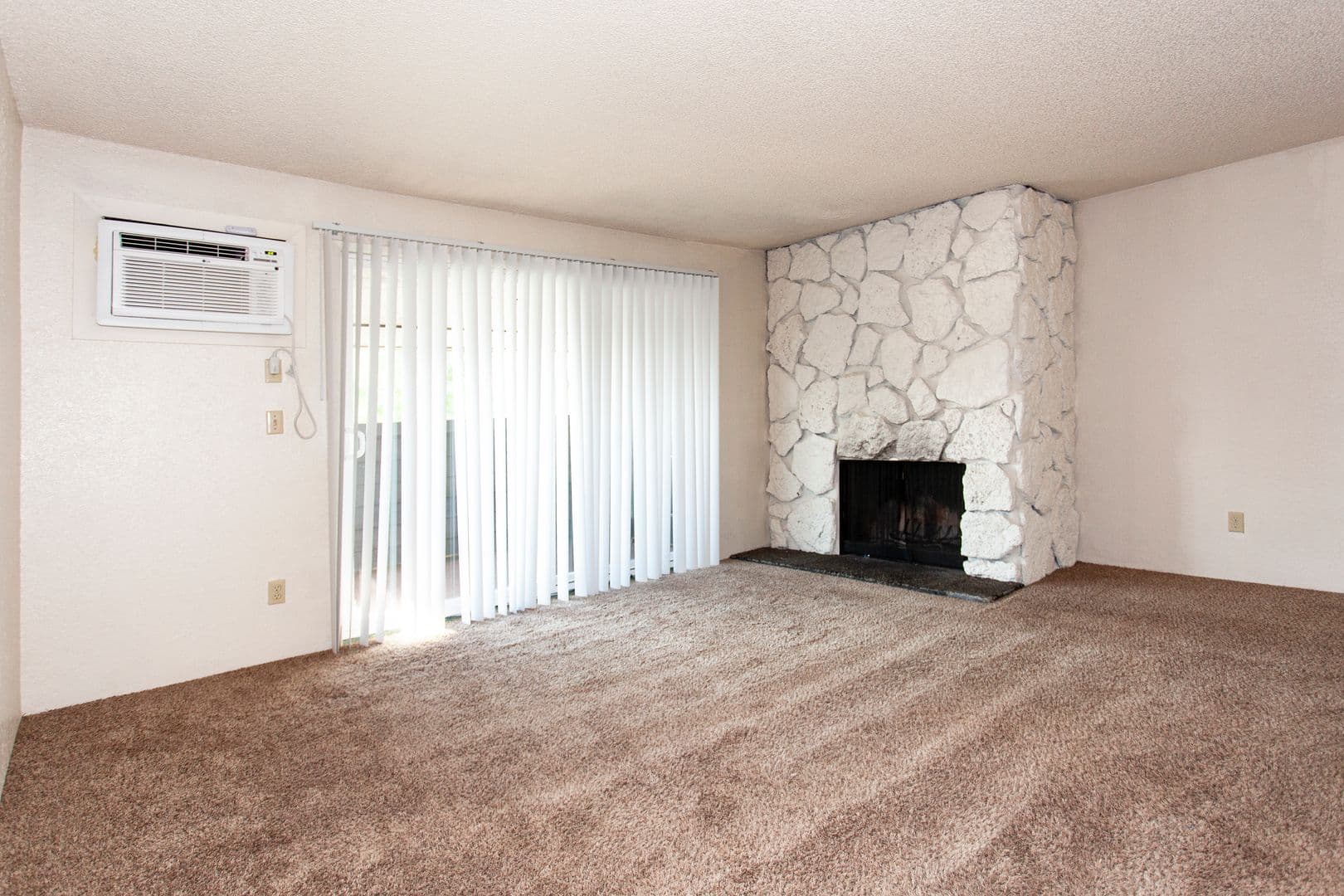 Kennewick Apartment: 5100 W Clearwater Ave