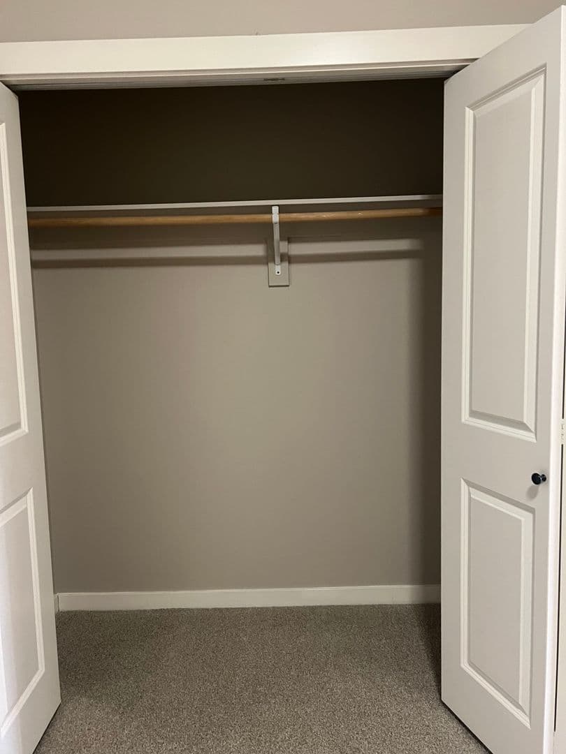 Vancouver Apartment: 608 NE 86th St