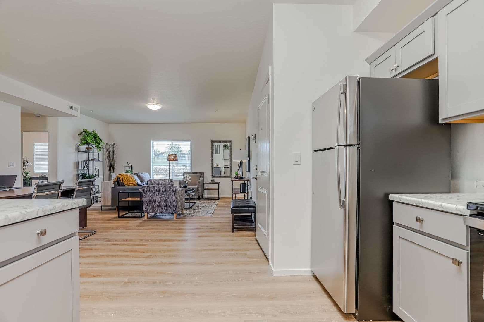 Kennewick Apartment: 2652 W 15th Ave