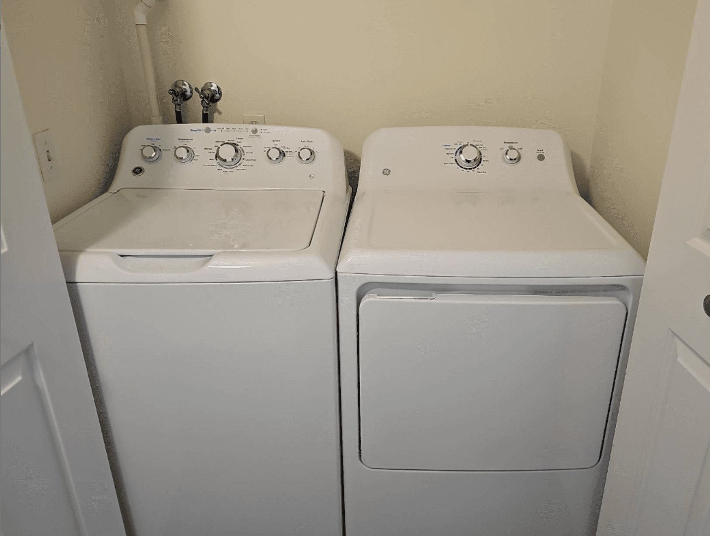 Richland Apartment: 900 Aaron Dr