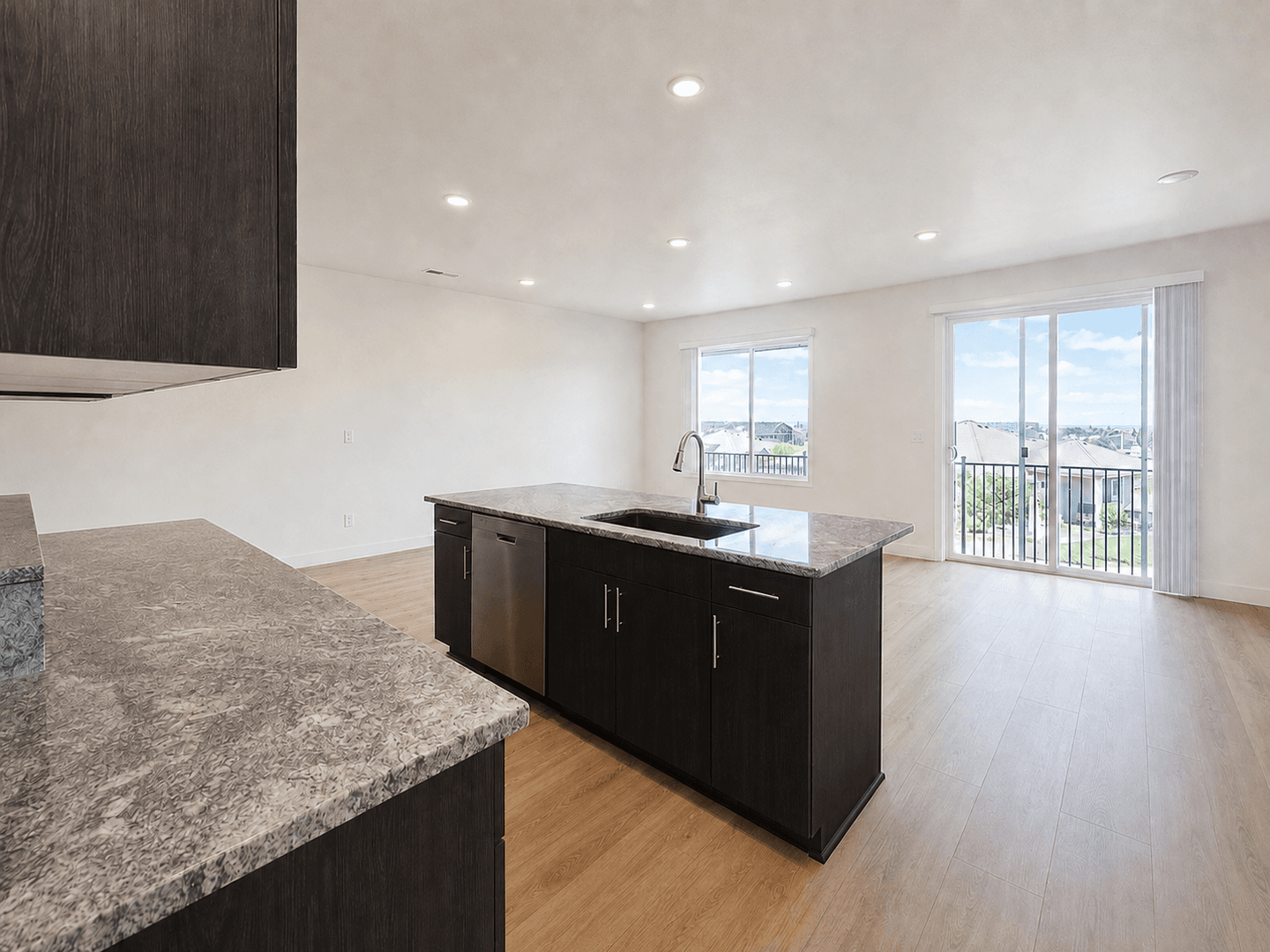 Kennewick Townhome: 5881 W 40th Court