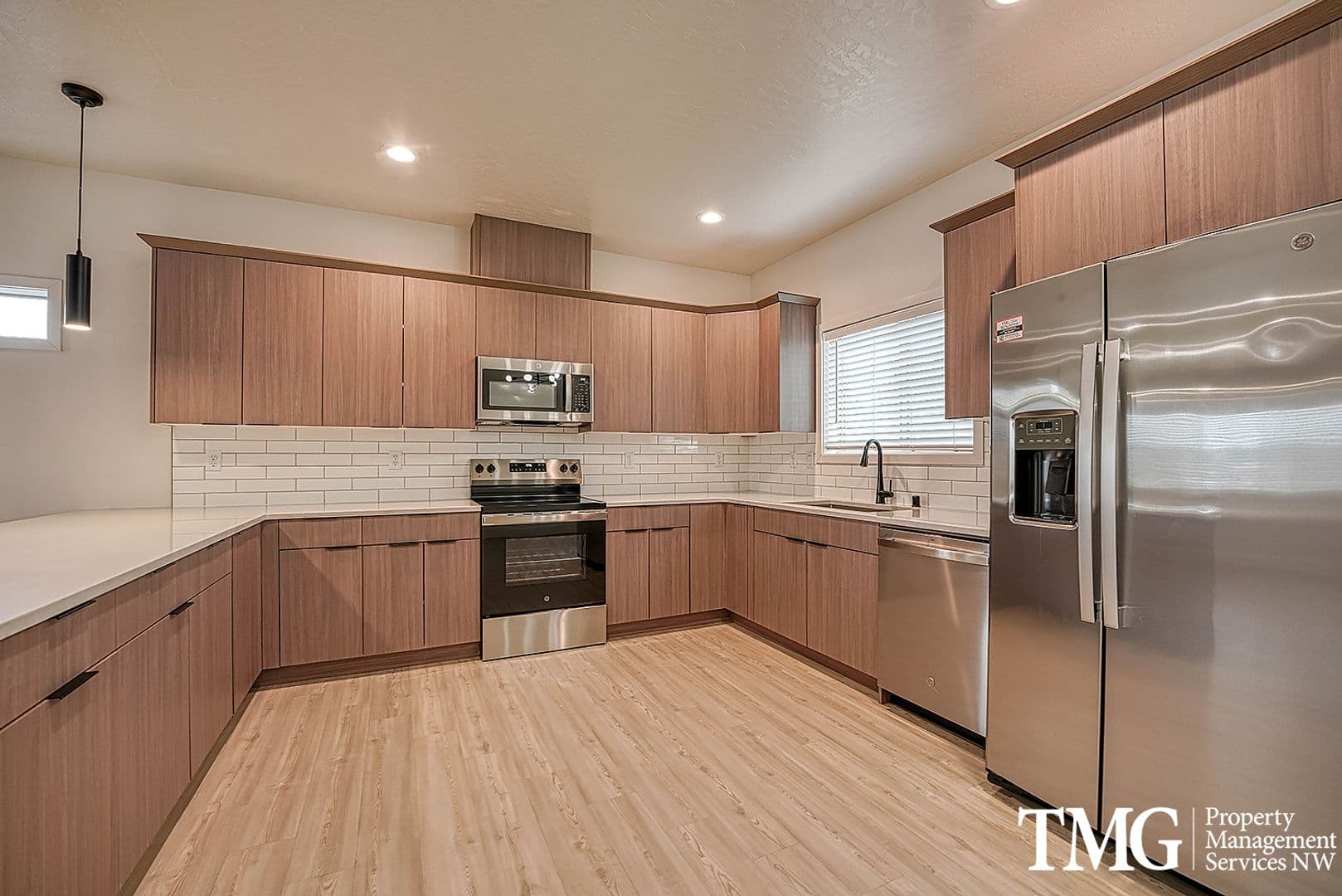 Kennewick Townhome: 718 N Volland St