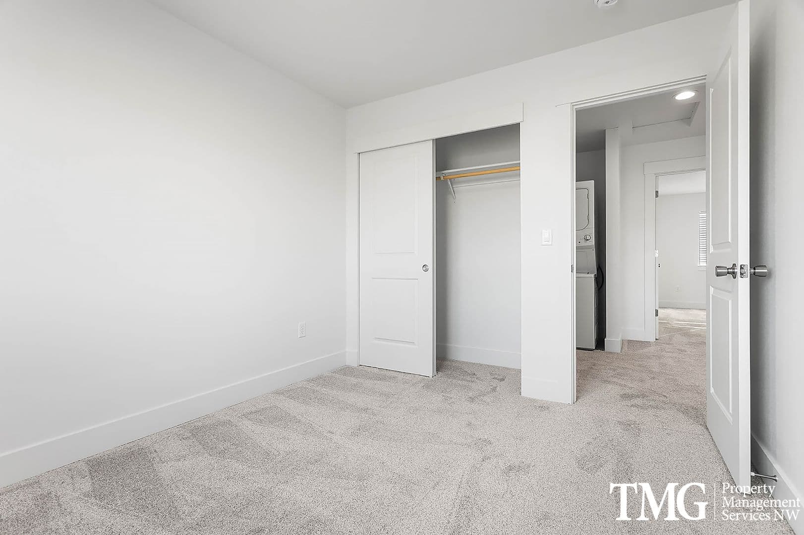 West Richland Townhome: 977 Creer Way - E-114