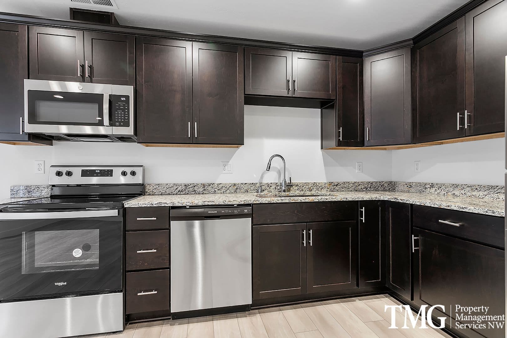 West Richland Townhome: 977 Creer Way - A-103