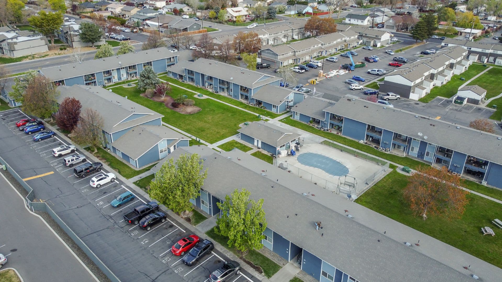 Kennewick Apartment: 440 N Volland