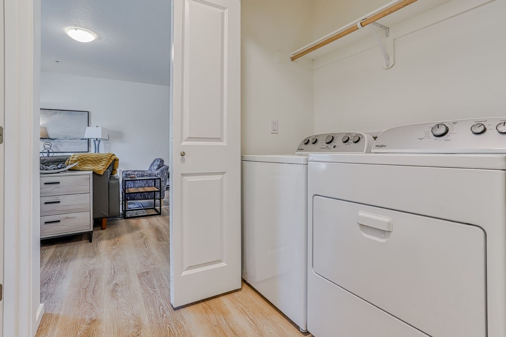 Kennewick Apartment: 2652 W 15th Ave