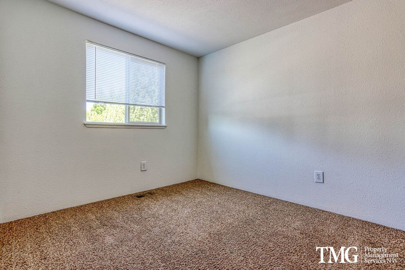 Richland Apartment: 2500 George Washington Way