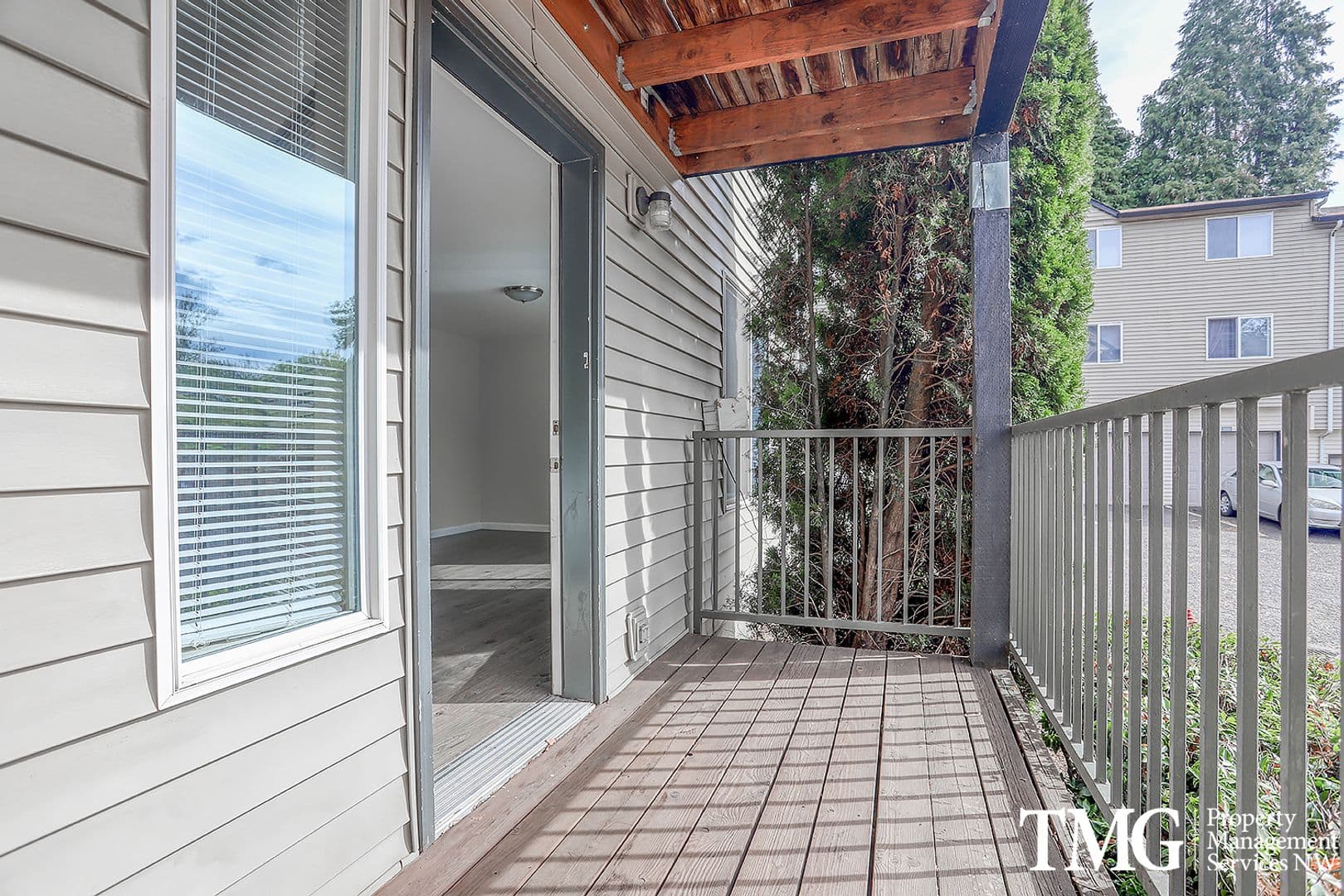 Camas Apartment: 2615 NE 3rd Avenue