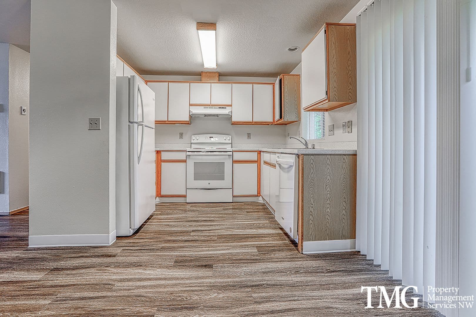 Vancouver Apartment: 13708 NE 18th St