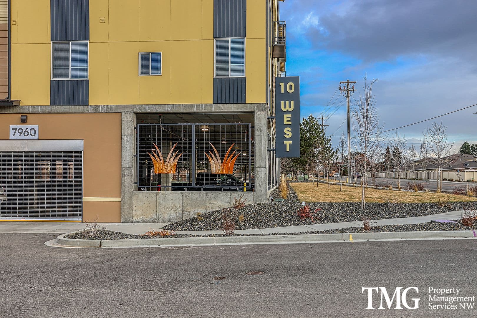 Kennewick Apartment: 7960 W 10th Ave