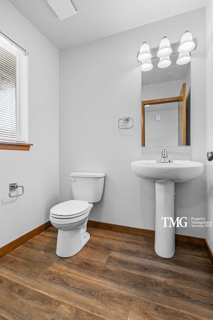 Washougal House: 3316 Lewis Lane