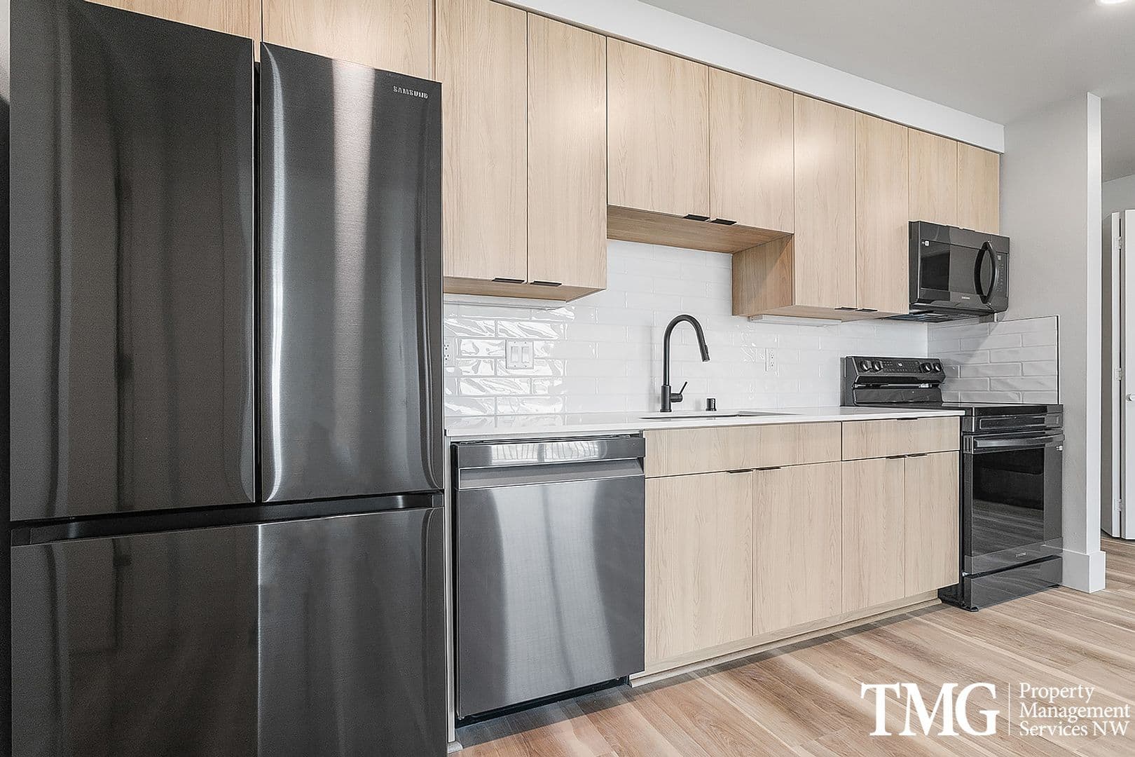 Kennewick Apartment: 4112 W 24th Ave