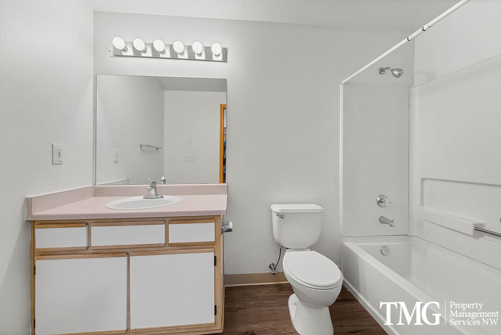 Vancouver Apartment: 3000 NE 109th Ave
