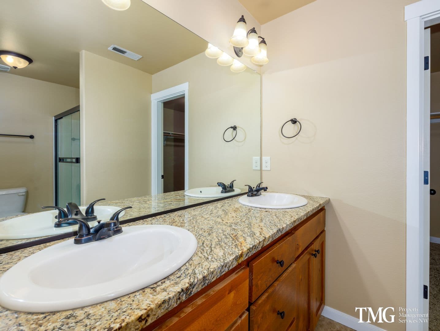 Vancouver Apartment: 9807 NE 76th Way